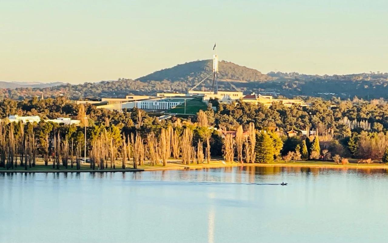 Nishi Holiday * Canberra